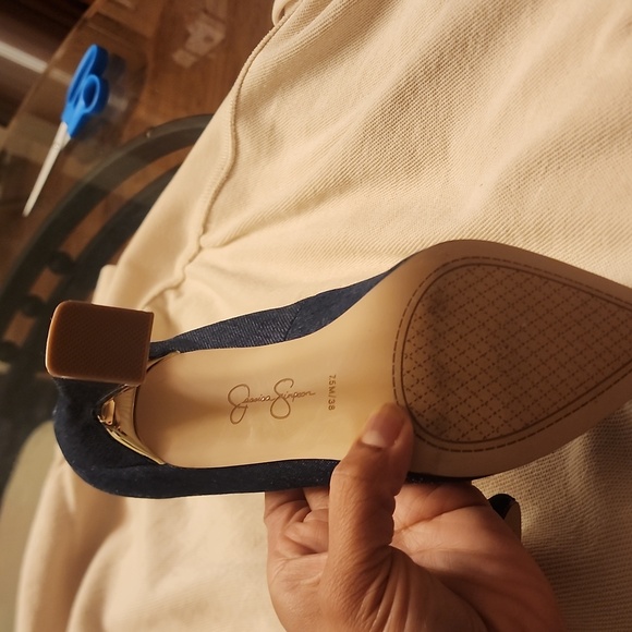 Jessica Simpson heels size 7.5 - Picture 3 of 5